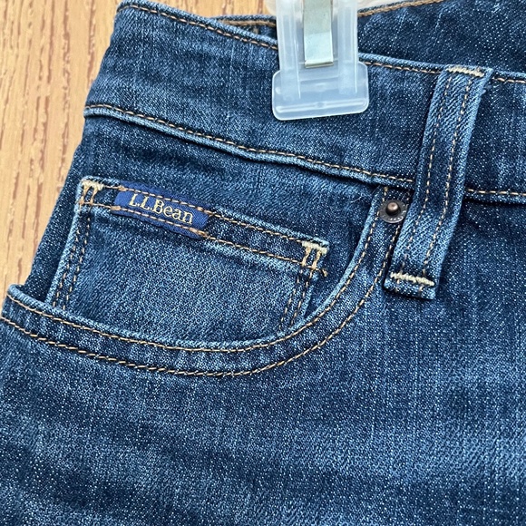 L.L. Bean Women’s Favorite Fit High Rise Straight Leg Jeans Sz-10 - Picture 4 of 7